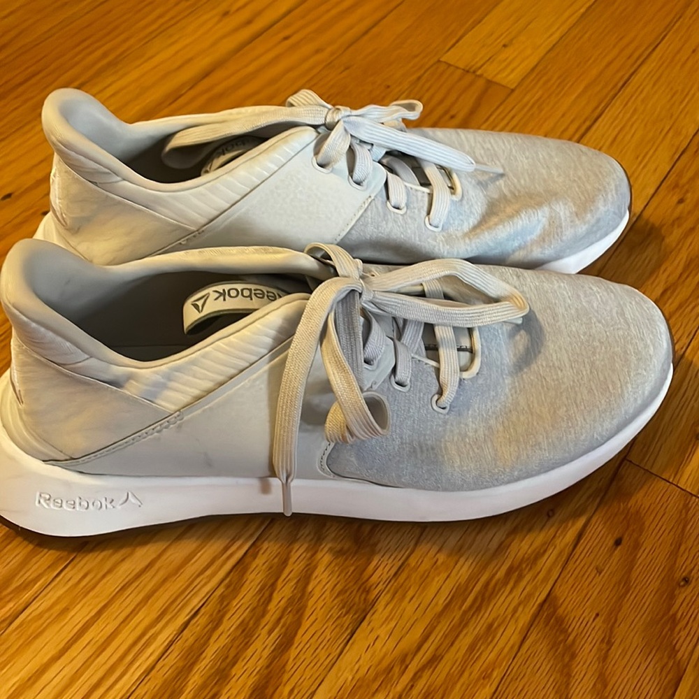Reebok gray woman’s 9 sneaker